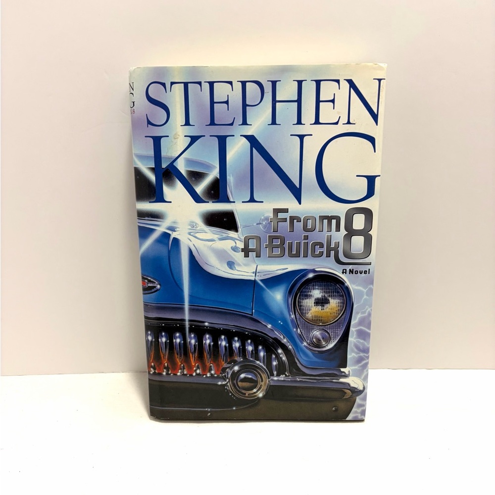 Vintage Stephen King Horror “From a Buick 8' Hard Cover Book